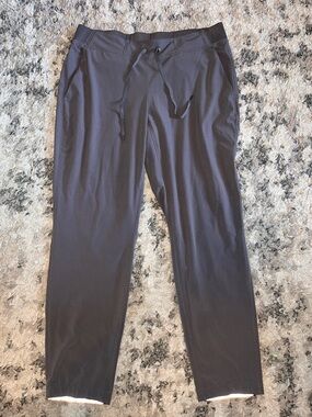 Athleta Charcoal Drawstring Joggers woman’s size 12